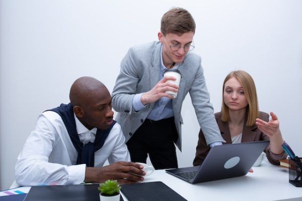 Overweegt u een website te maken voor uw bedrijf of persoonlijk gebruik? Dit moet u weten voordat u begint